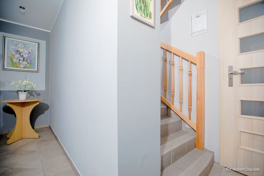 Wnętrza typu korytarze czy kuchnia w Domu Gościnnym Alma 2 w Rewalu